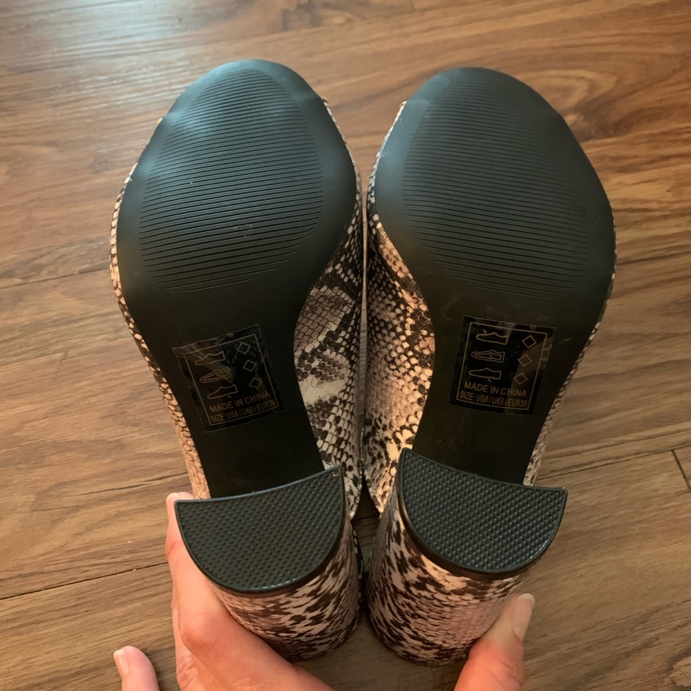 Heels - Picture 4 of 4